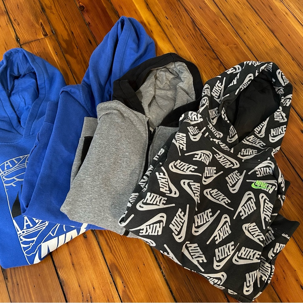 Nike Sweatshirt Lot